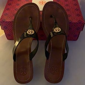 Tory Burch Cameron Wedge-Thong Size 10